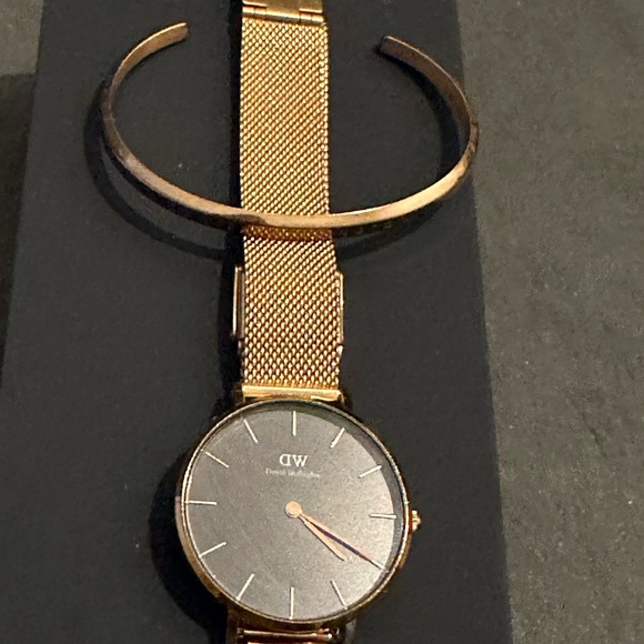 🕒Daniel🕝  Wellington Watch and Cuff - Picture 7 of 12